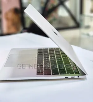 New Laptop Apple MacBook Pro 2018 8GB Intel Core I5 SSD 256GB