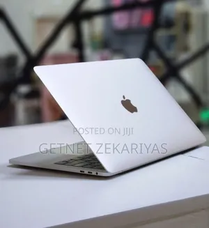 New Laptop Apple MacBook Pro 2018 8GB Intel Core I5 SSD 256GB