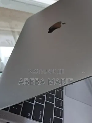 New Laptop Apple MacBook Pro 2017 16GB Intel Core I5 SSD 256GB