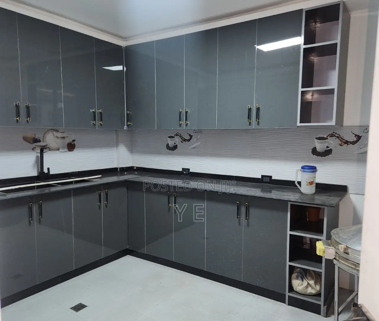 6bdrm House in Private, Akaky Kaliti for rent