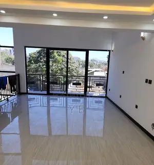 6bdrm House in Private, Akaky Kaliti for rent