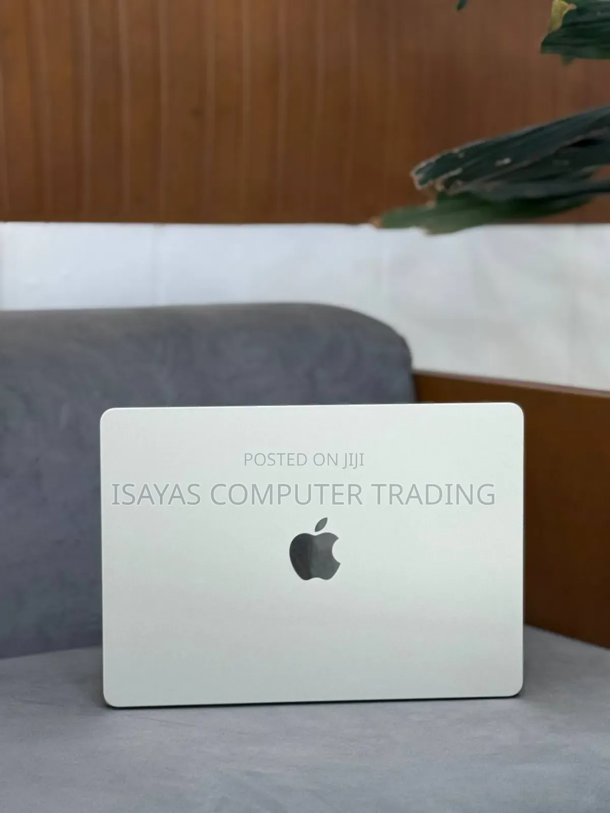 New Laptop Apple MacBook Air 2025 M4 13-Inch 16GB SSD 256GB