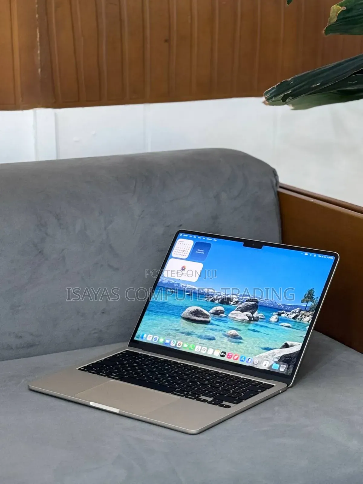 New Laptop Apple MacBook Air 2025 M4 13-Inch 16GB SSD 256GB