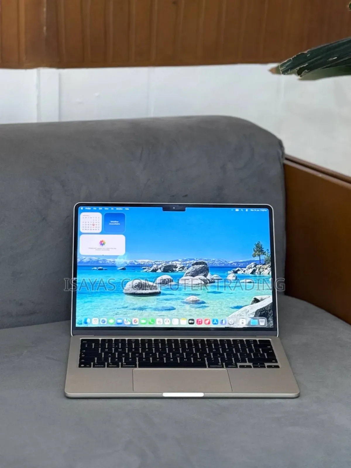 New Laptop Apple MacBook Air 2025 M4 13-Inch 16GB SSD 256GB