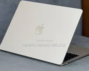 New Laptop Apple MacBook Air 2025 M4 13-Inch 16GB Apple M4 SSD 256GB