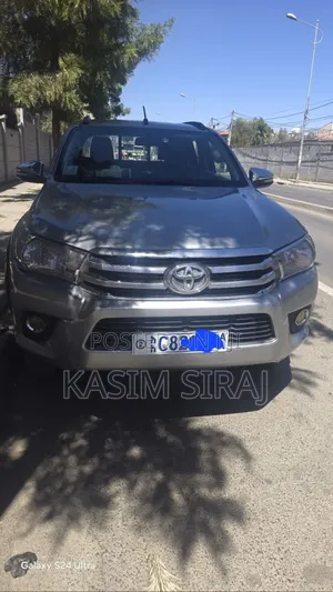 Toyota Hilux Revo Double Cab Deisel 2.4 AWD 2017 Silver