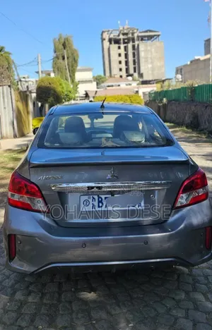 Mitsubishi Attrage 2021 Off white