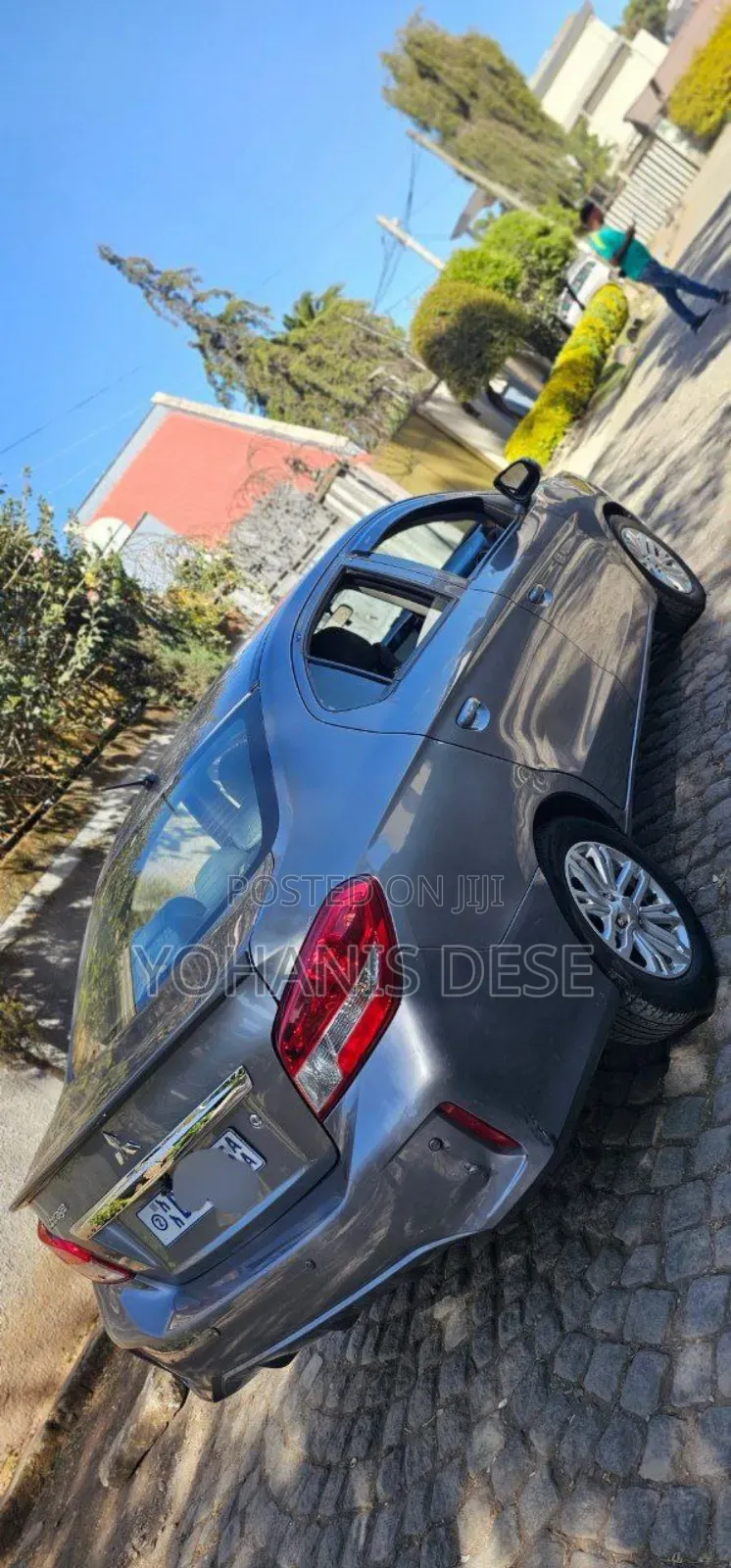 Mitsubishi Attrage 2021 Off white