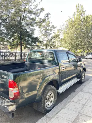 Toyota Hilux 2006 Green