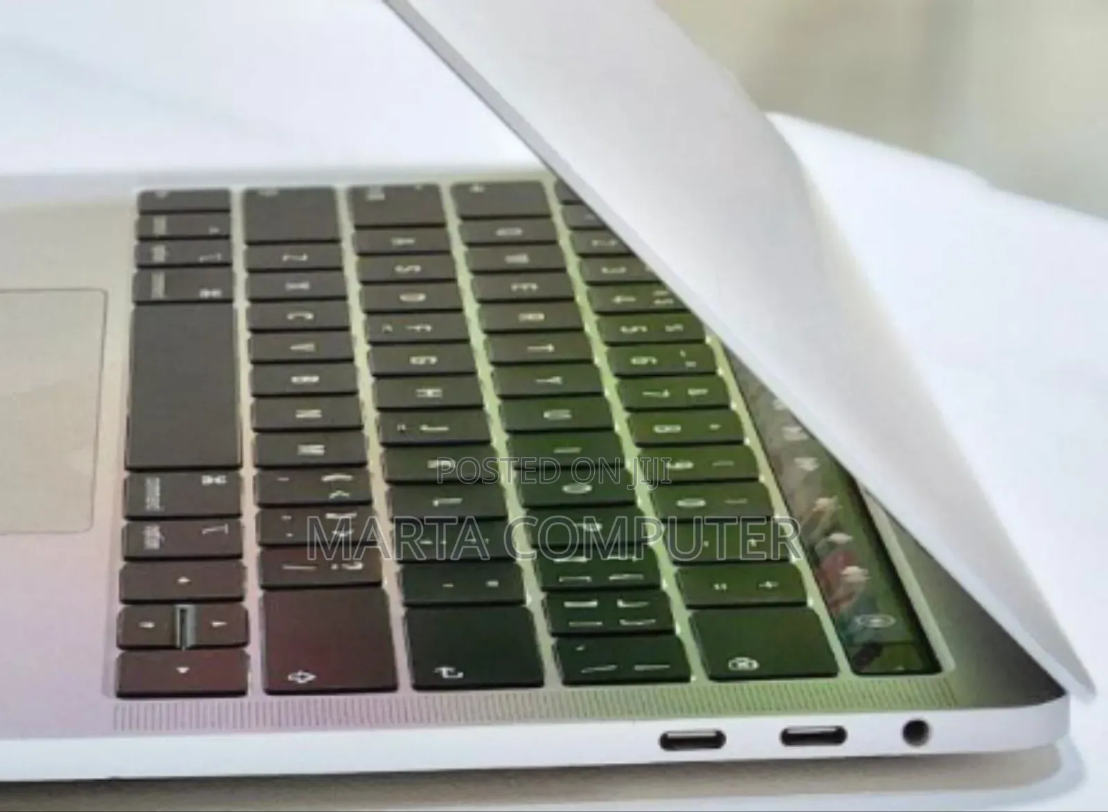 New Laptop Apple MacBook Pro 2018 8GB Intel Core I5 SSD 256GB