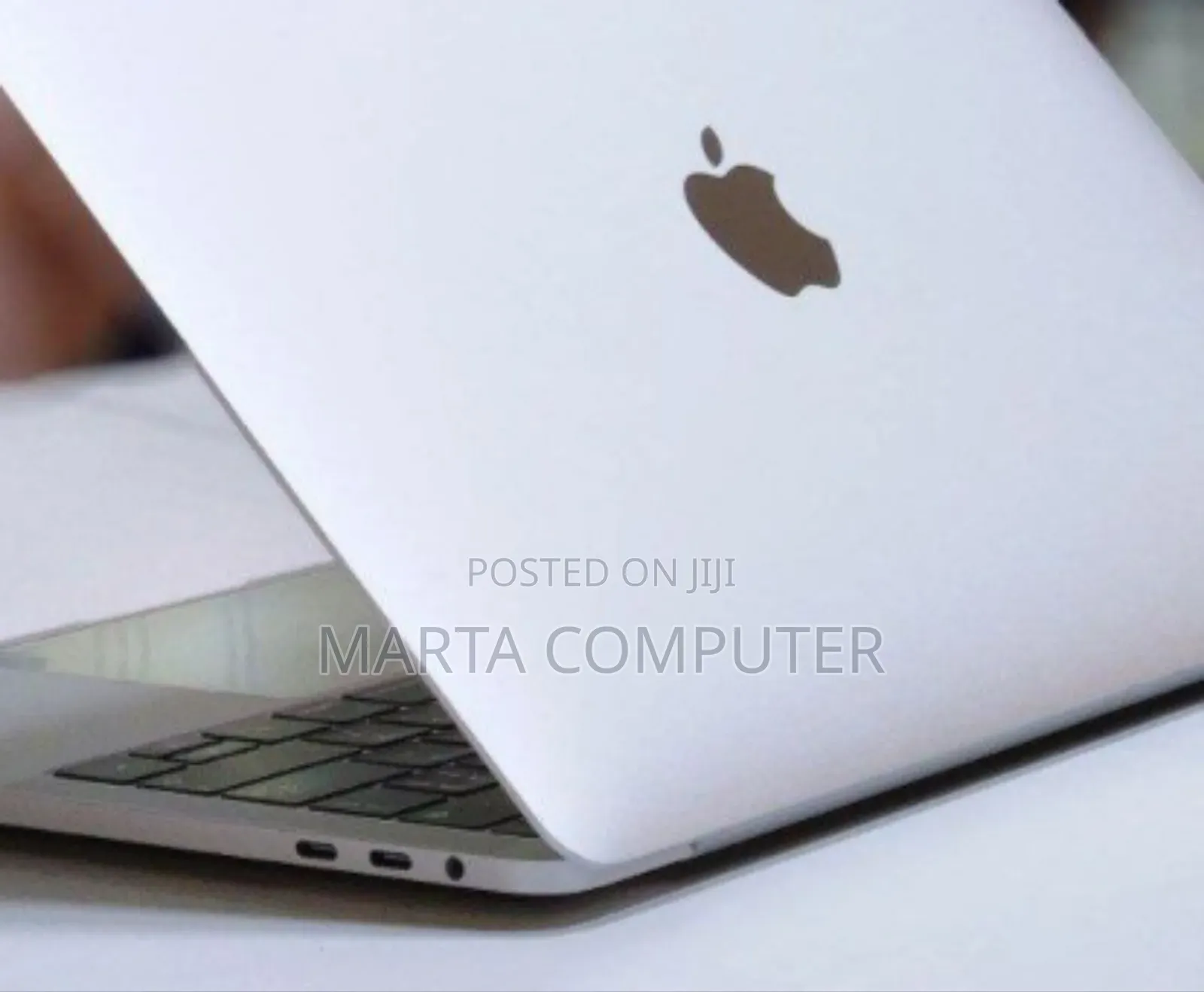 New Laptop Apple MacBook Pro 2018 8GB Intel Core I5 SSD 256GB