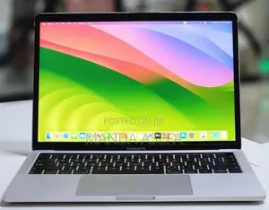 New Laptop Apple MacBook Pro 2018 8GB Intel Core I5 SSD 256GB