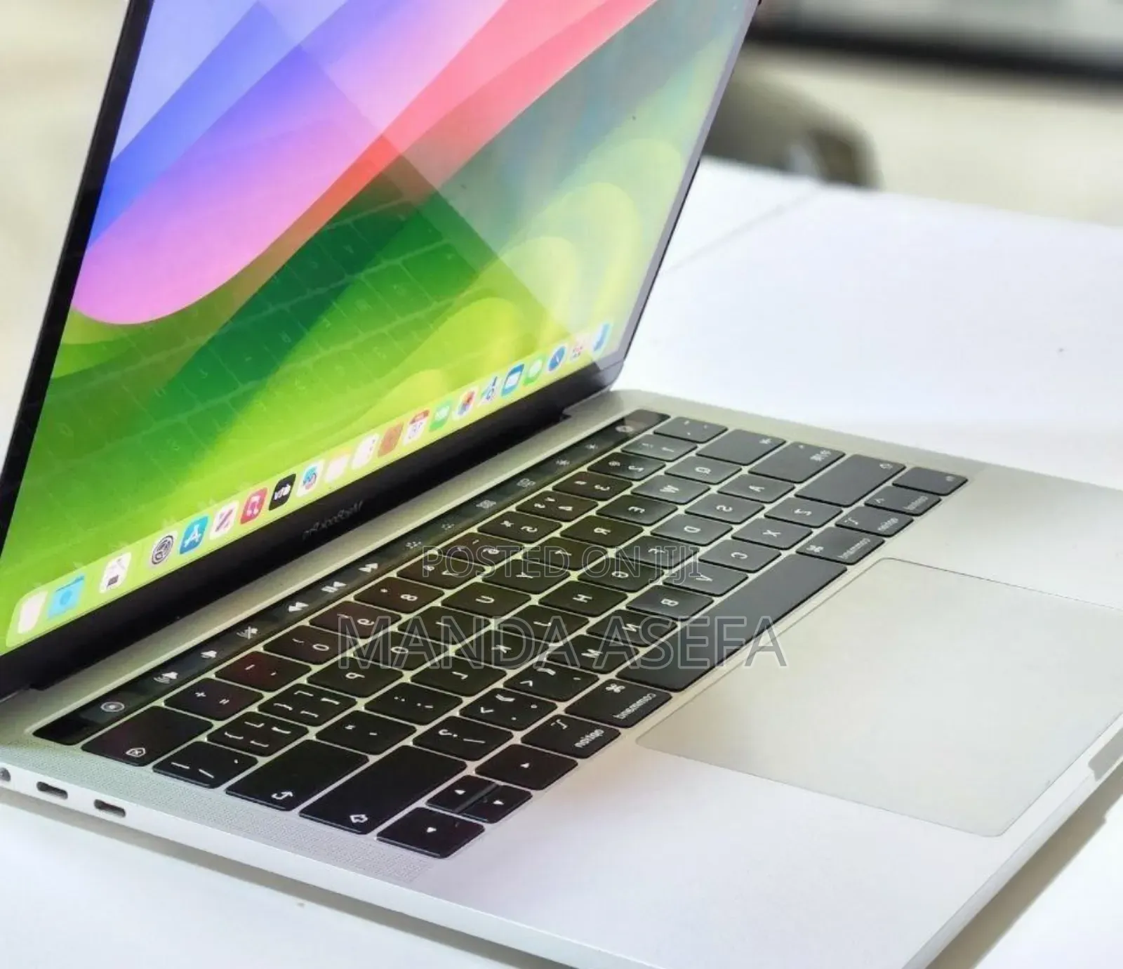 New Laptop Apple MacBook Pro 2018 8GB Intel Core I5 SSD 256GB