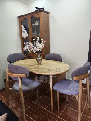 Dinning Table With Wanza