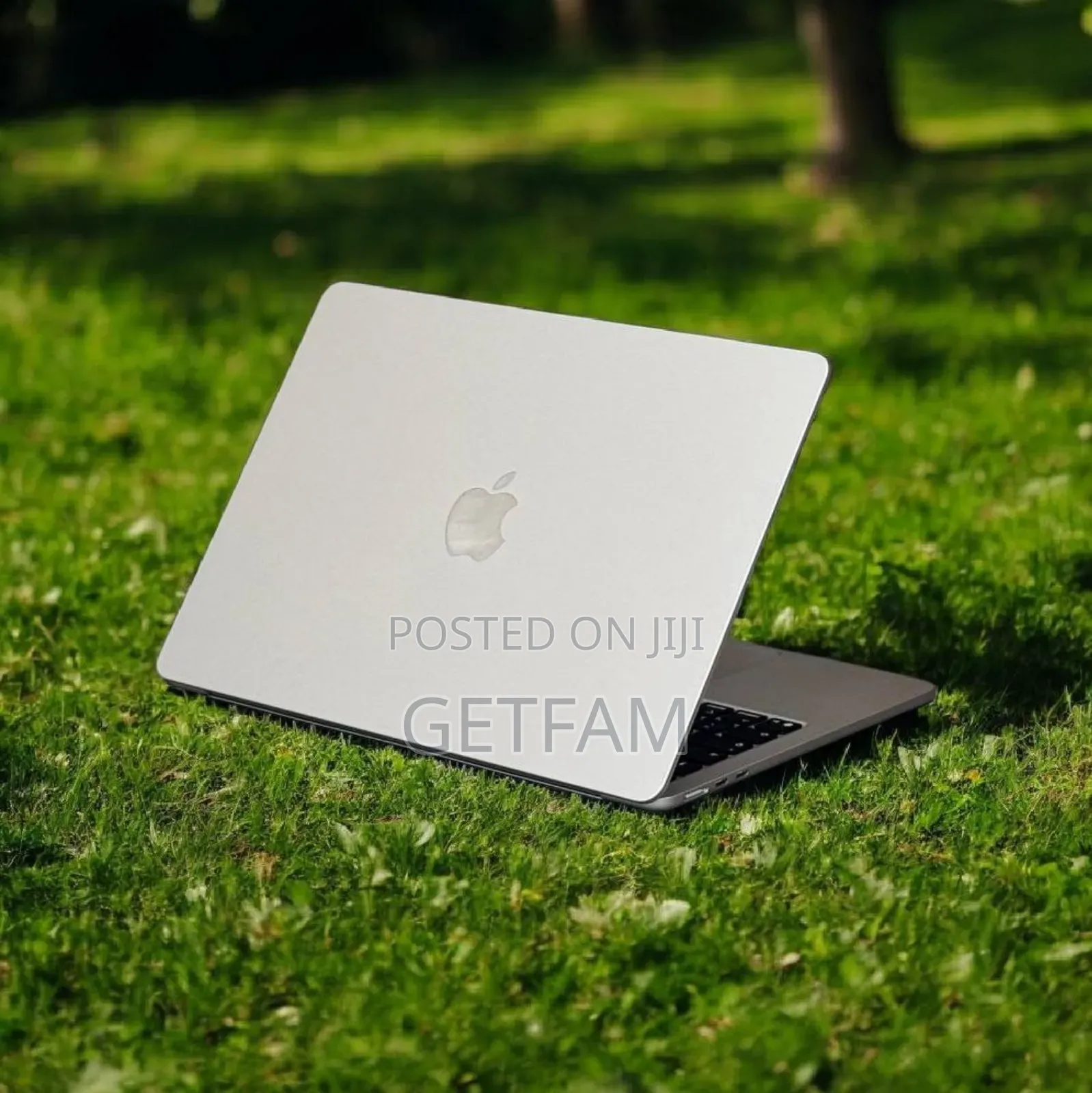 New Laptop Apple MacBook Air 2025 M4 13-Inch 16GB Apple M4 SSD 256GB