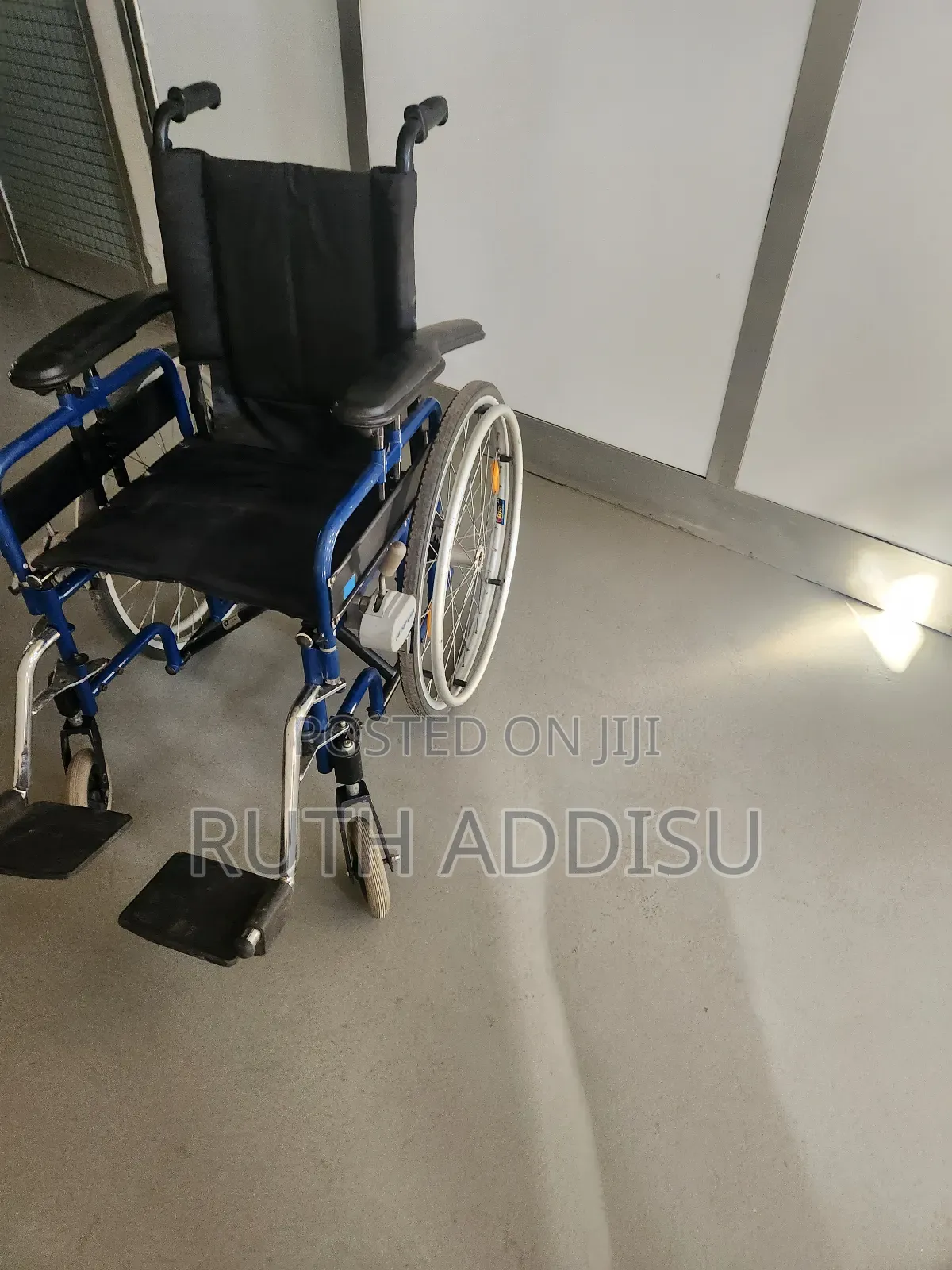 Wheelchair European Standard Wheelchair朱諾wheelchair朱ዊልቸር የሚታጠፍ ጠንካራ