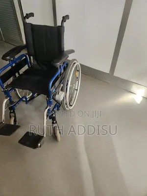 Wheelchair European Standard Wheelchair朱諾wheelchair朱ዊልቸር የሚታጠፍ ጠንካራ