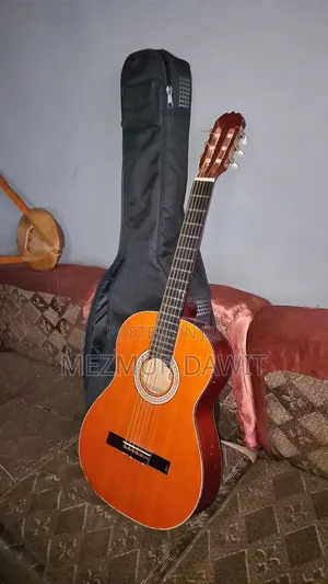 Condor Classical Acoustic Guitar