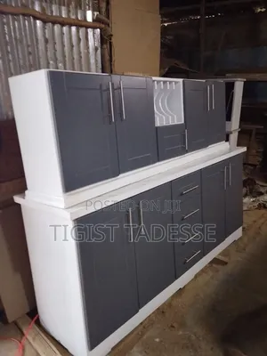 ኪችን ካቢኔት በ 160ሳ.ሜ እና 2ሜ አማራች በmdf የተሠራ በቅናሽ አቅርበናል ከታች እስከ ተሠቃዩ።