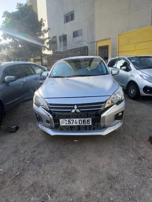 Mitsubishi Attrage 2021 Silver