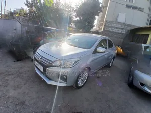 Mitsubishi Attrage 2021 Silver