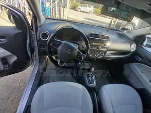 Mitsubishi Attrage 2021 Silver