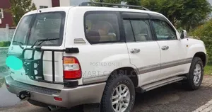 Toyota Land Cruiser 2007 White