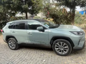 Toyota RAV4 2020 Green