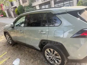 Toyota RAV4 2020 Green