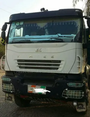 2009 ሞዴል Iveco ኦባማ ከነ ተሳቢው
