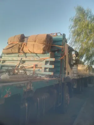 2009 ሞዴል Iveco ኦባማ ከነ ተሳቢው