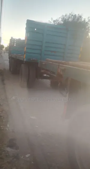 2009 ሞዴል Iveco ኦባማ ከነ ተሳቢው