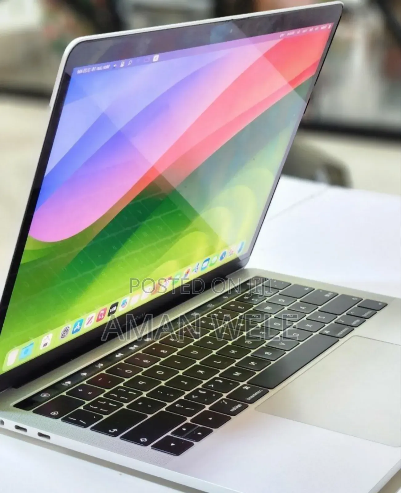 New Laptop Apple MacBook Pro 2018 8GB Intel Core I5 SSD 256GB