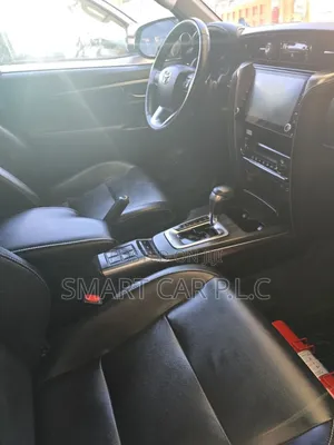 Toyota Fortuner 2023 Silver