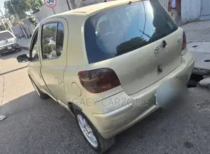 Toyota Vitz 2002 Yellow
