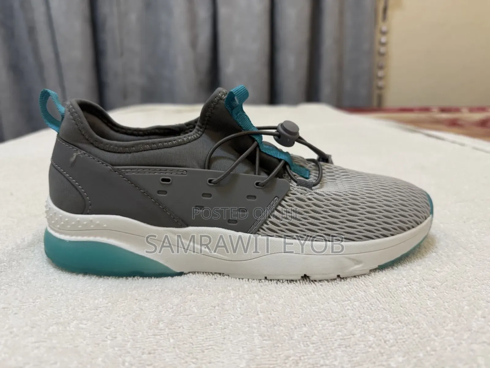 Europe Standard Walking Shoes