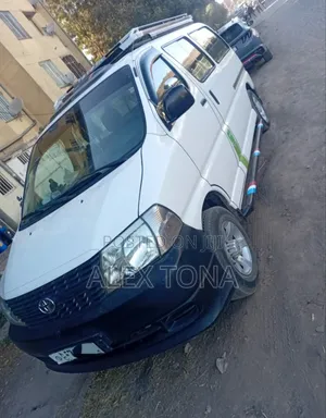 Toyota HiAce 2011 White