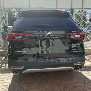 Toyota Grand Highlander Hybrid 2024 Black