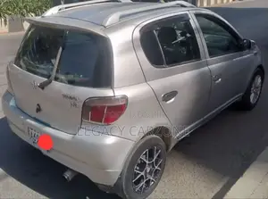 Toyota Vitz 2001 Silver