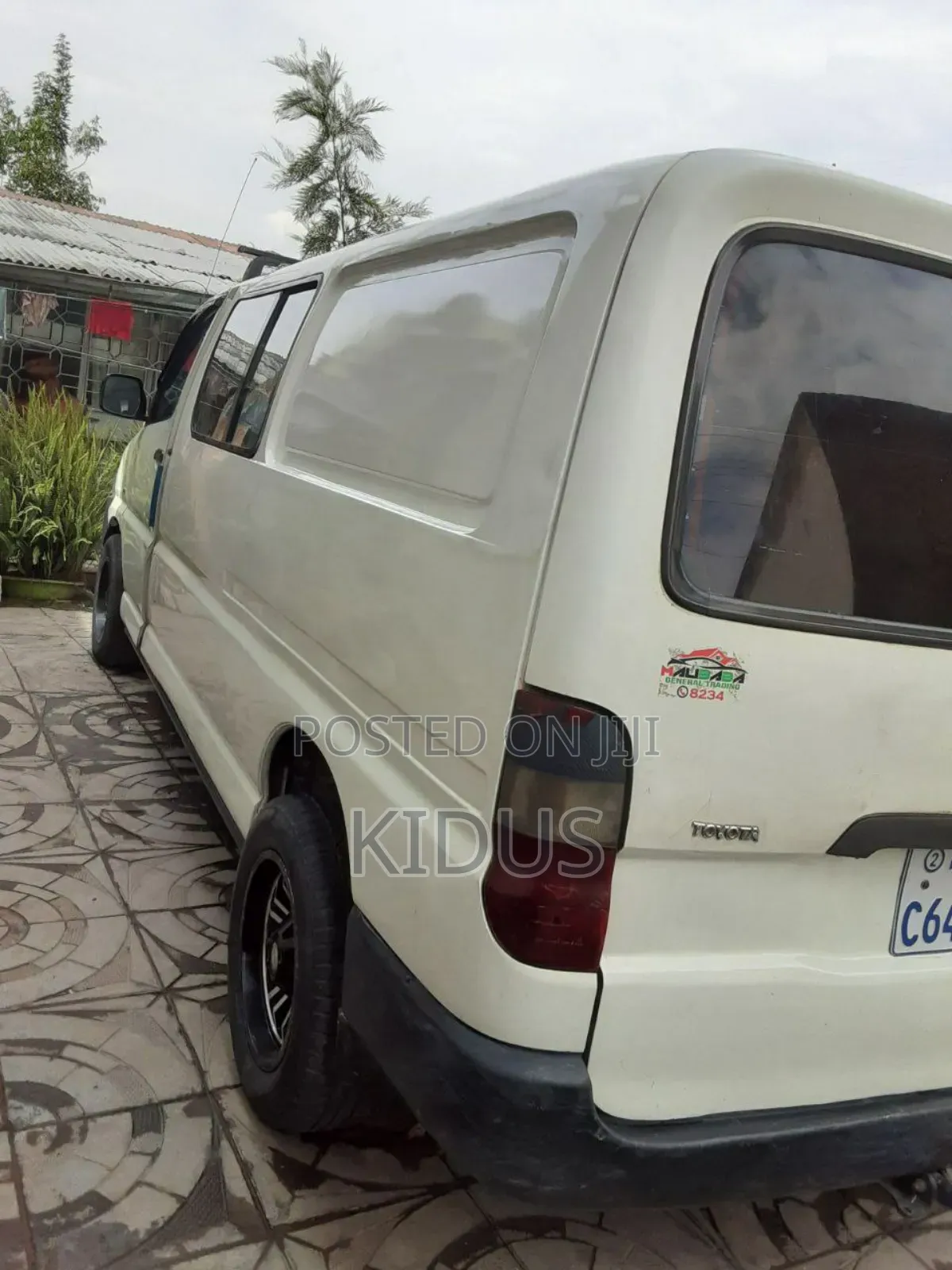 Toyota HiAce 220 2007 White