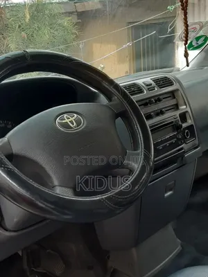 Toyota HiAce 220 2007 White