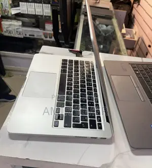 Laptop Apple MacBook Pro 2015 8GB Intel Core I5 SSD 128GB