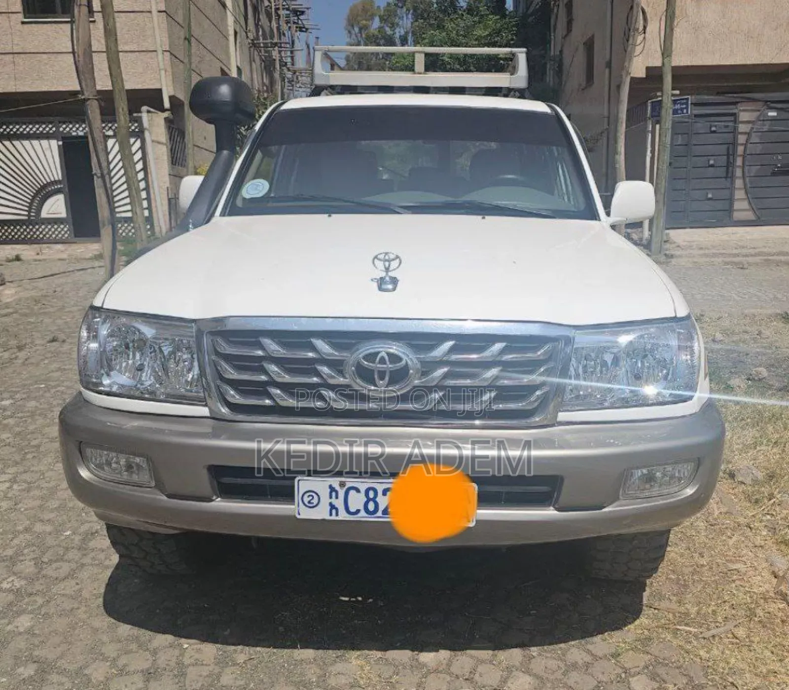 Toyota Land Cruiser 2005 White