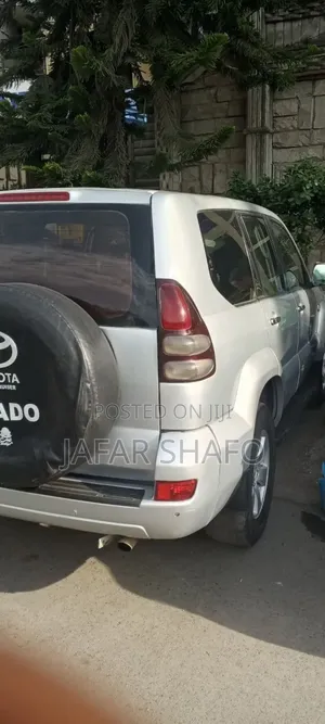 Toyota Land Cruiser 2006 Silver