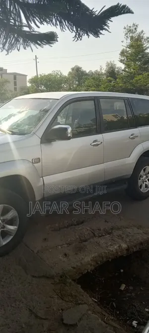 Toyota Land Cruiser 2006 Silver