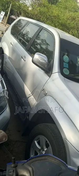 Toyota Land Cruiser 2006 Silver