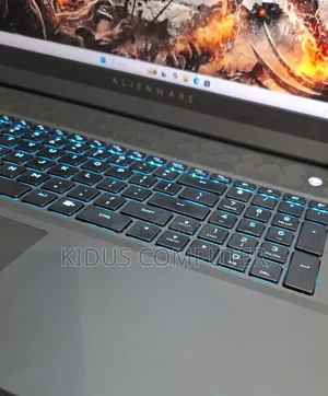 New Laptop Alienware Area-51m 32GB Intel Core I9 SSD 1T