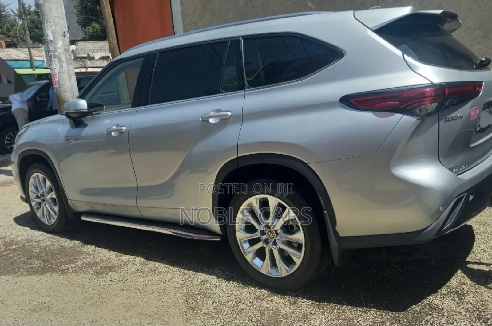 Toyota Highlander Hybrid 2023 Silver