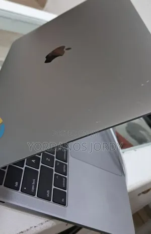 New Laptop Apple MacBook Pro 2017 16GB Intel Core I5 SSD 256GB