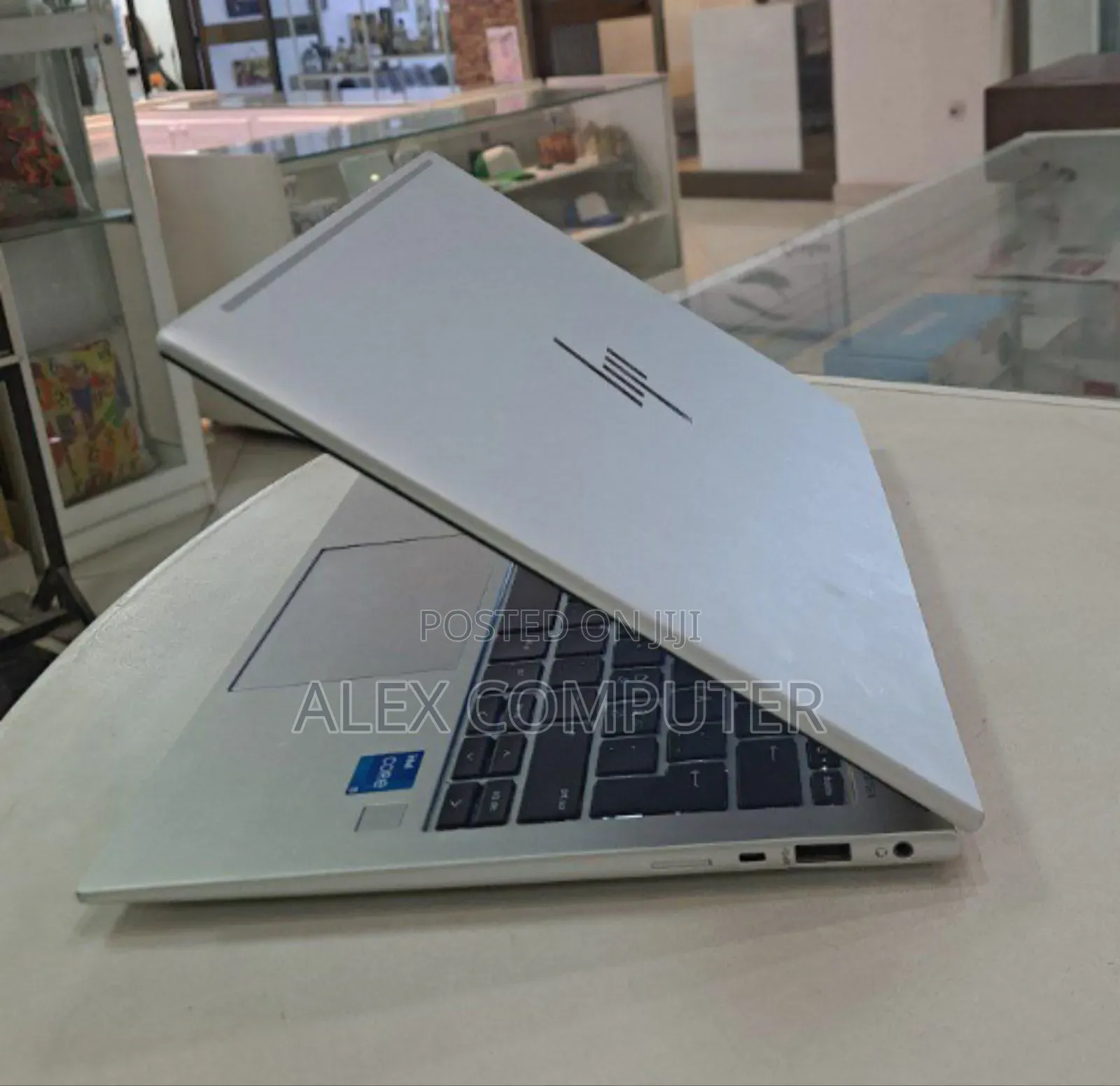 New Laptop HP EliteBook 830 G9 16GB Intel Core I5 SSD 512GB